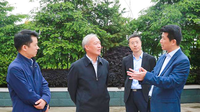 江蘇省調(diào)研組來宣恩縣調(diào)研脫貧攻堅(jiān)工作