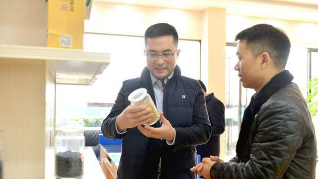 蘇寧拼購公司與宣恩簽訂戰(zhàn)略合作框架協(xié)議 助力3億“山貨”出山